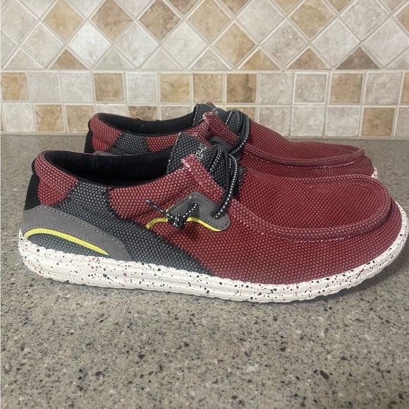Hey Dude Men’s Wally Hawk Red Slip on Canvas Shoes Size 13 - Picture 3 of 8